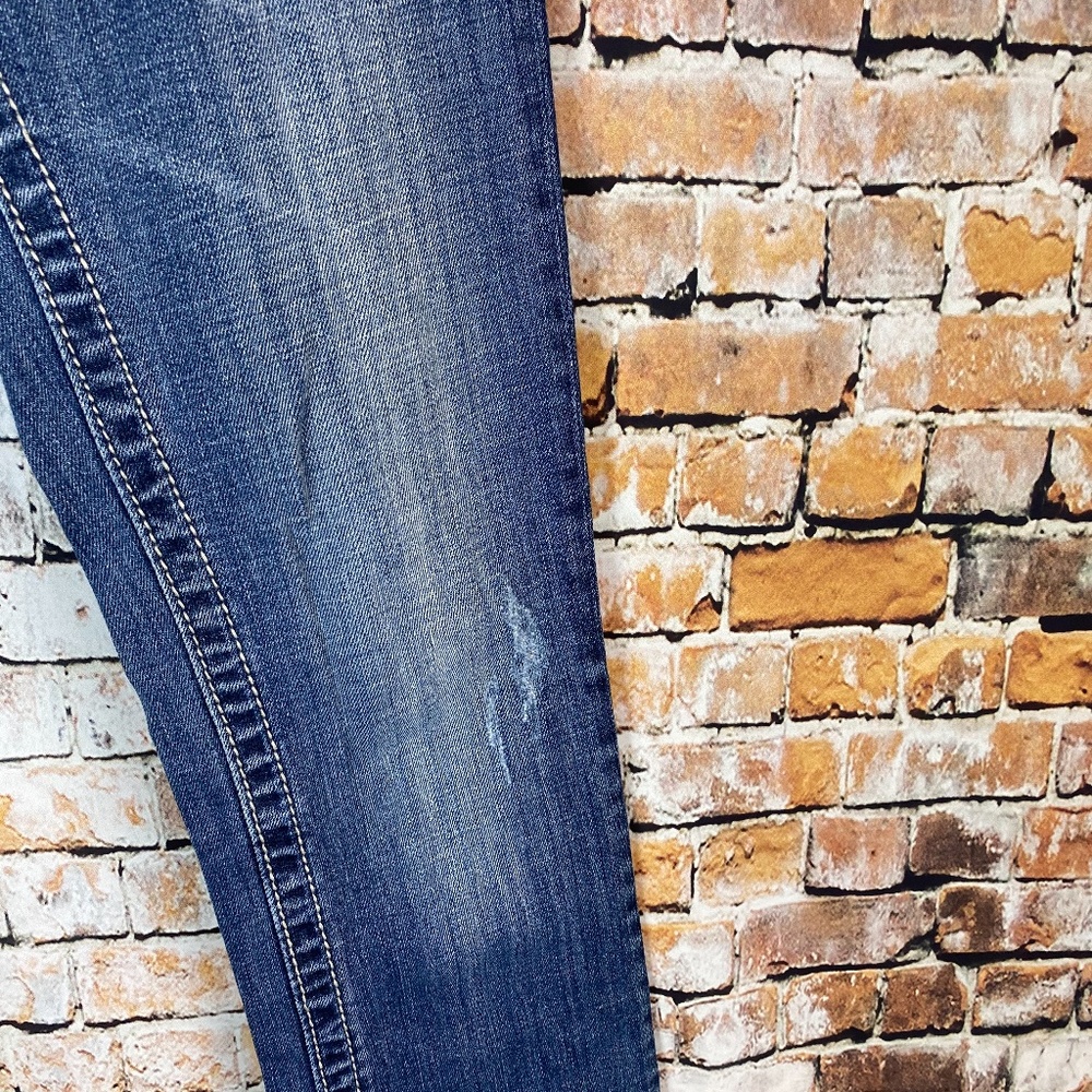 Miss Me Straight Leg Jeans - Picture 6 of 8